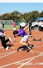 伟德国际app安卓版下载安装最新版留学生积极参加学校运动...